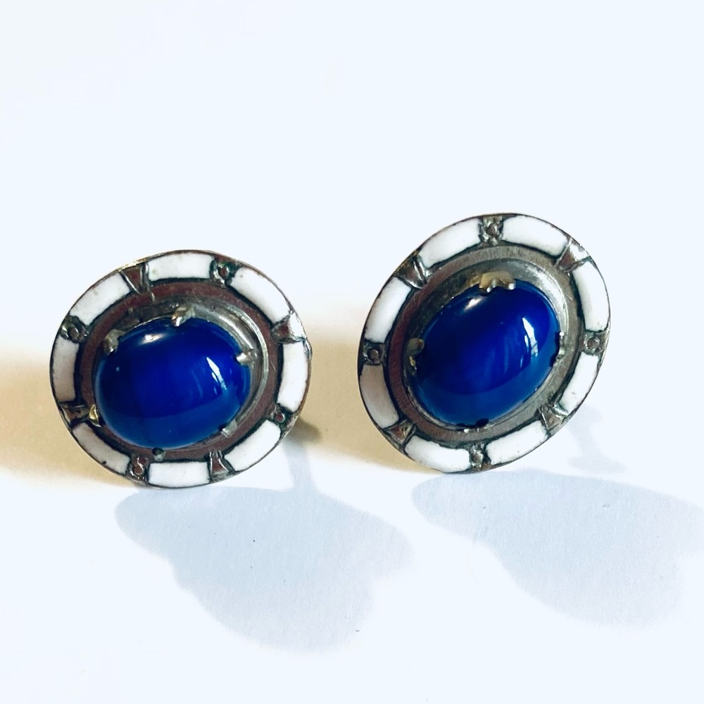 Vintage Cobalt Blue with White Enamel & Screw Backs Earrings .75” - Picture 3 of 4